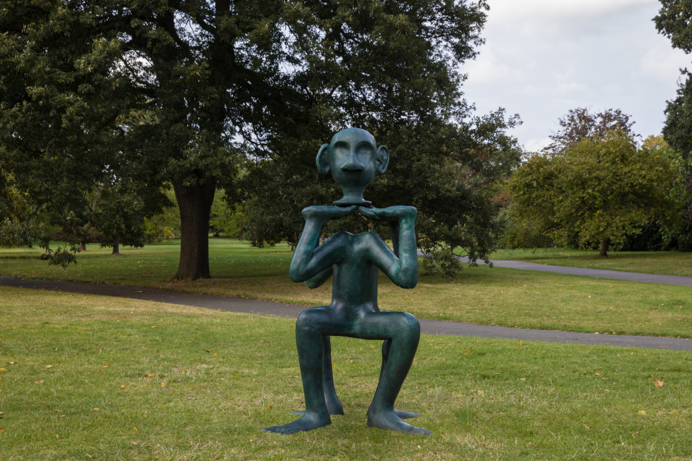 seeing both sides, 2024. Installation view, Frieze Sculpture, Regent’s Park, London, 2024