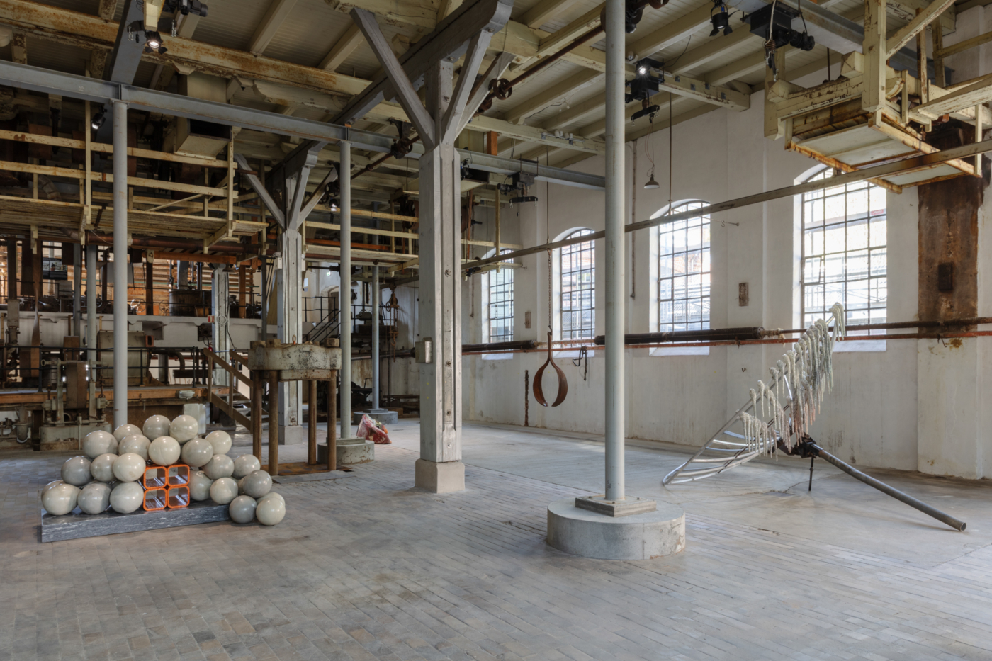 Kathleen Ryan, installation view, Kistefos Musuem, Jevnaker, Norway, May 4–October 12, 2025