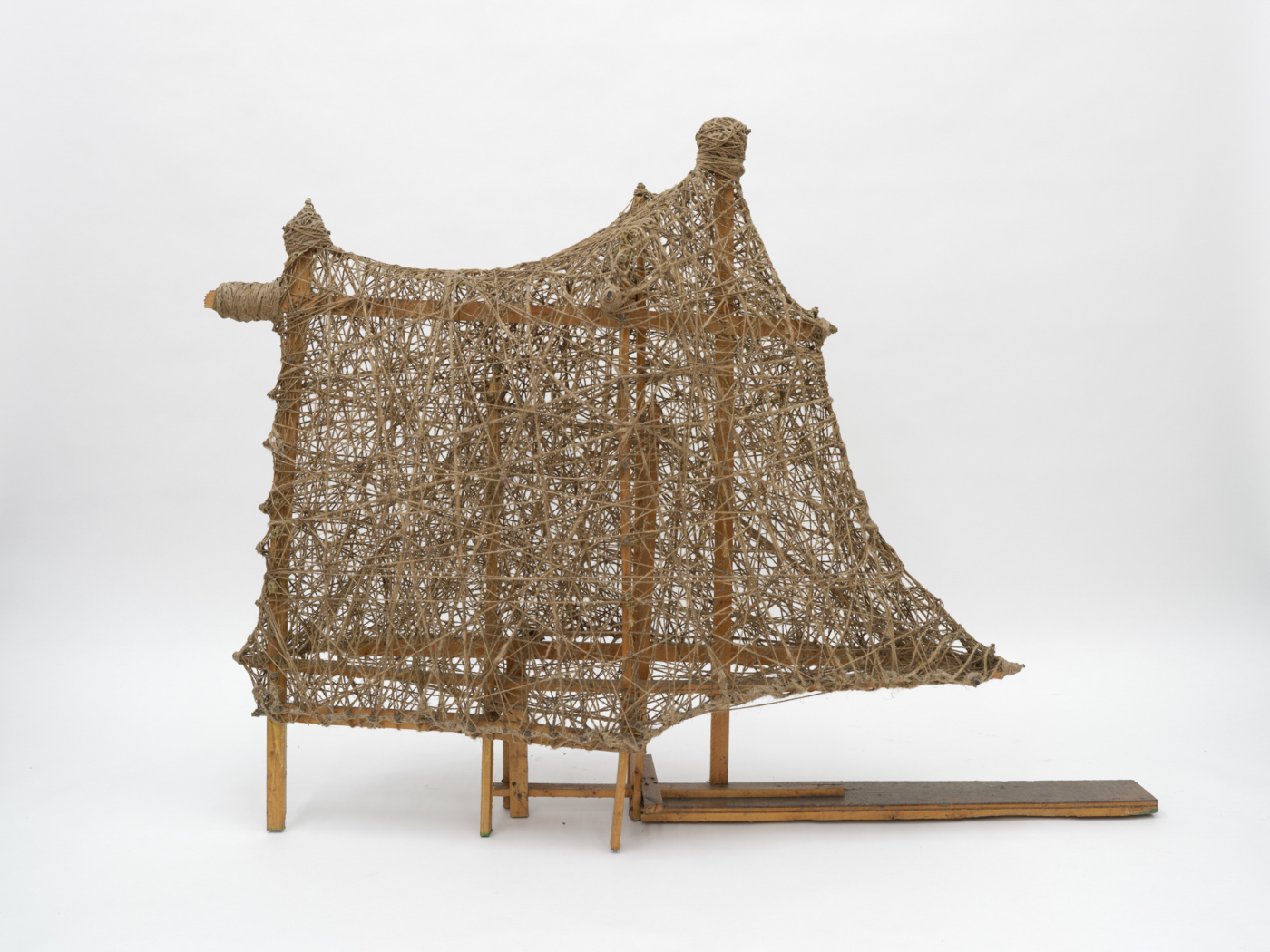 Arthur Simms, Portrait of an Angry Man with a Gun, 1992. Rope, wood, glue, screws, 57 x 80 x 28 in. (144.78 x 203.20 x 71.12 cm)