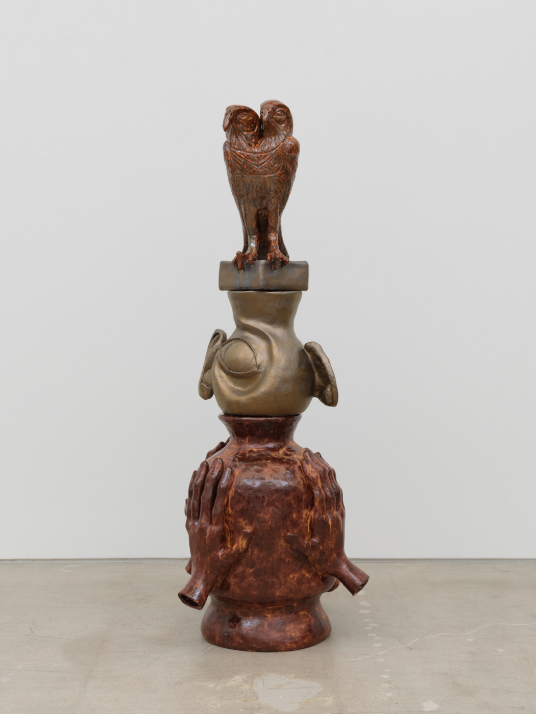 Woody De Othello, Two Birds, 2025. Glazed ceramic, 64⅝ x 26¼ x 27 1/4 in. (164.16 x 66.67 x 69.22 cm)