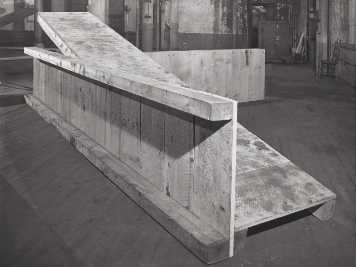 5 Sculptors-7,000 Sq. Feet, installation view, MoMA PS1 at 10 Bleecker Street, New York, 1972. Photograph by Peter Moore