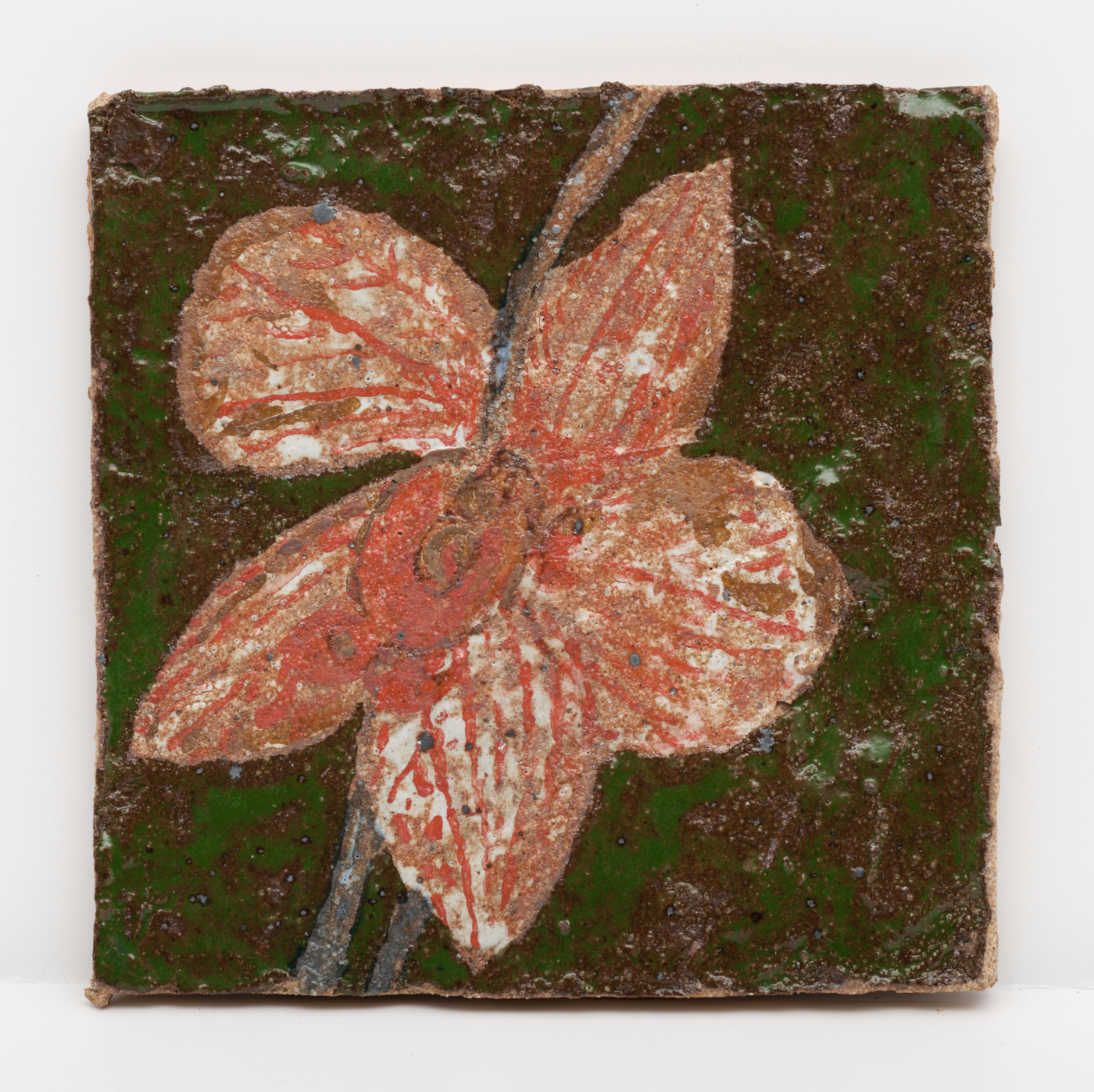 Magdalena Suarez Frimkess, Untitled, 2024. Glazed stoneware, 5¾ x 5¾ x ⅜ in. (14.73 x 14.73 x 0.97 cm)